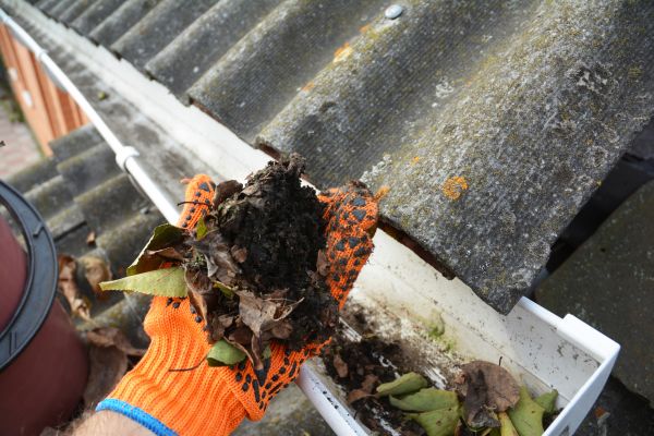 Cost of Seamless Gutter Cleaning in Greensboro